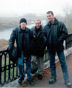 Андрюха, я и Антон Гитлер в окрестностях Рязанского кремля.